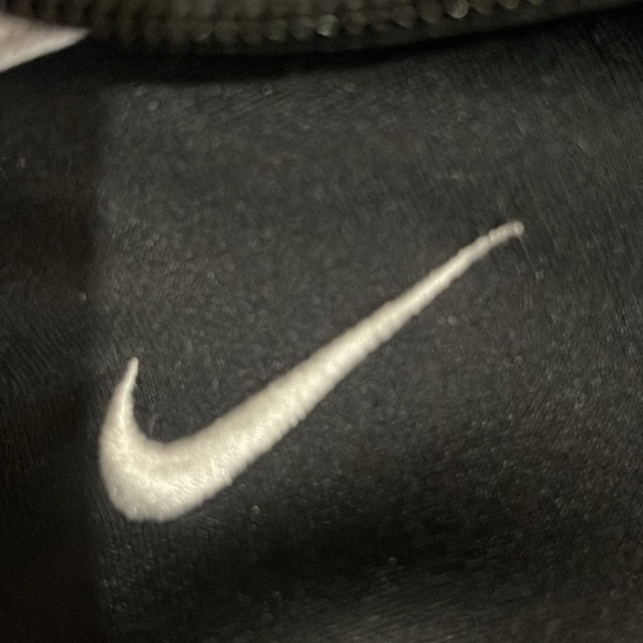 NEW 😊Nike Black Dri-Fit Jacket thumb holes , love the thumb holes.tag pull . - Picture 7 of 9